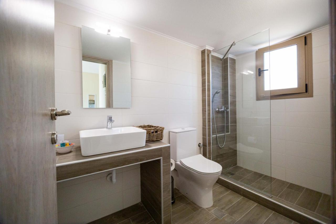 Varkes Suites 2 Nea Moudania Esterno foto