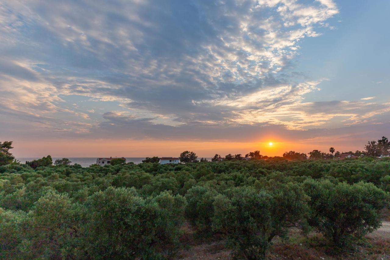 Varkes Suites 2 Nea Moudania Esterno foto