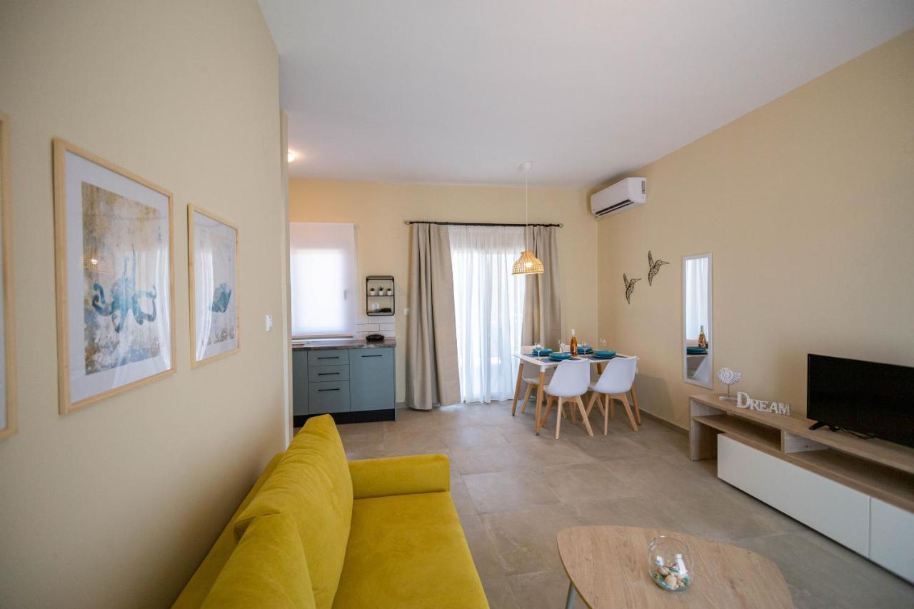 Varkes Suites 2 Nea Moudania Esterno foto