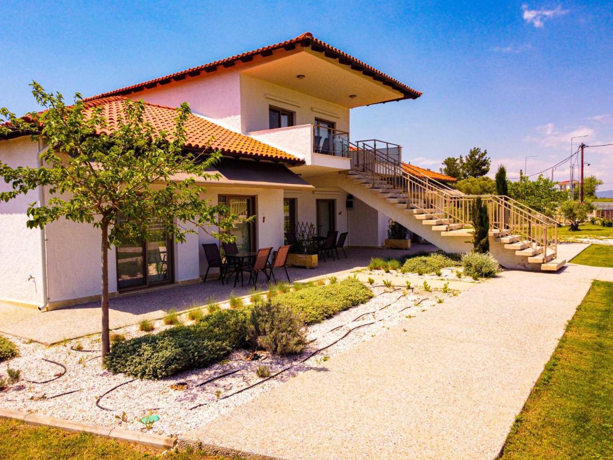 Varkes Suites 2 Nea Moudania Esterno foto