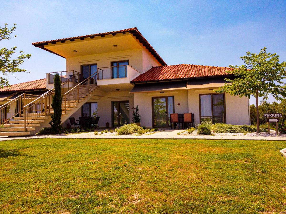 Varkes Suites 2 Nea Moudania Esterno foto